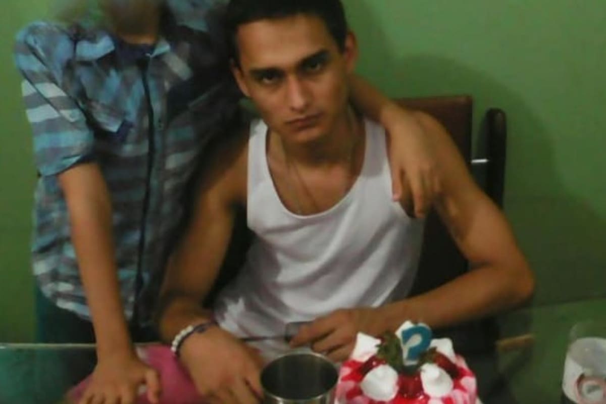 Desde que comenzó a consumir drogas, la relación con su familia se fracturó y el hogar dejó de ser un refugio para Víctor.