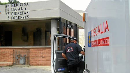 Misterio por la muerte de un adulto mayor que estaba sentado frente a un restaurante en Bucaramanga