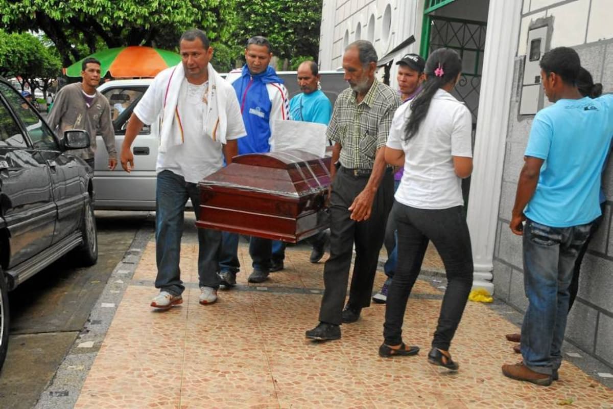 Sepultado hombre hallado en un pozo de la Clínica Comuneros en Bucaramanga