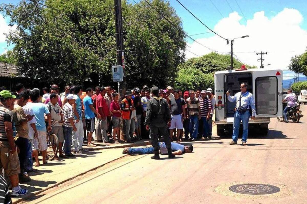 Unos 200 trabajadores de cinco empresas contratistas encargadas del aseo y logística en la refinería de Barrancabermeja estaban en paro exigiendo pago de subsidios de alimentación. (Foto: Archivo/VANGUARDIA LIBERAL)