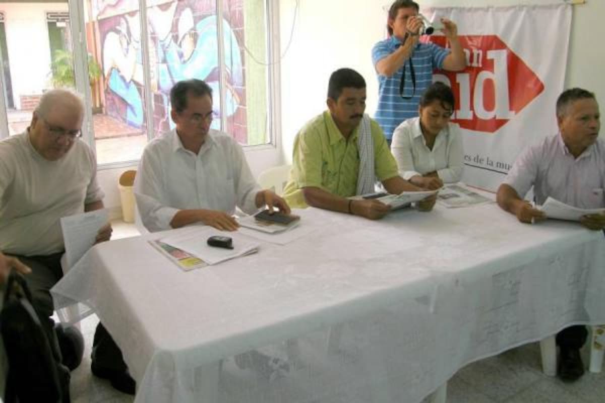 Líderes sociales hicieron un llamado a las autoridades para que se prevengan las amenazas y desplazamientos forzados en la ciudad. (Foto: Édgar Pernett/VANGUARDIA LIBERAL)