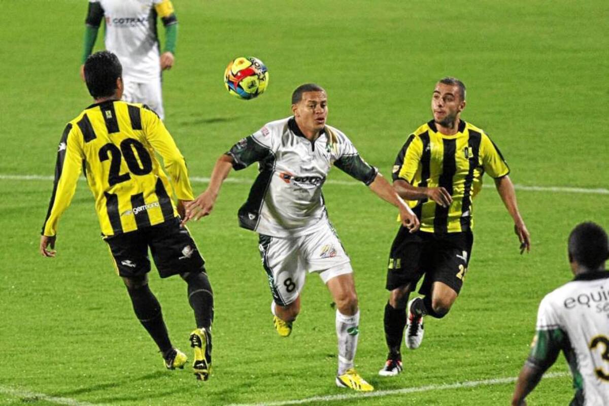 El triunfo logrado frente a Equidad en Bogotá tiene pensando en grande a jugadores y técnicos del Alianza Petrolera. (Foto: Colprensa/VANGUARDIA LIBERAL)