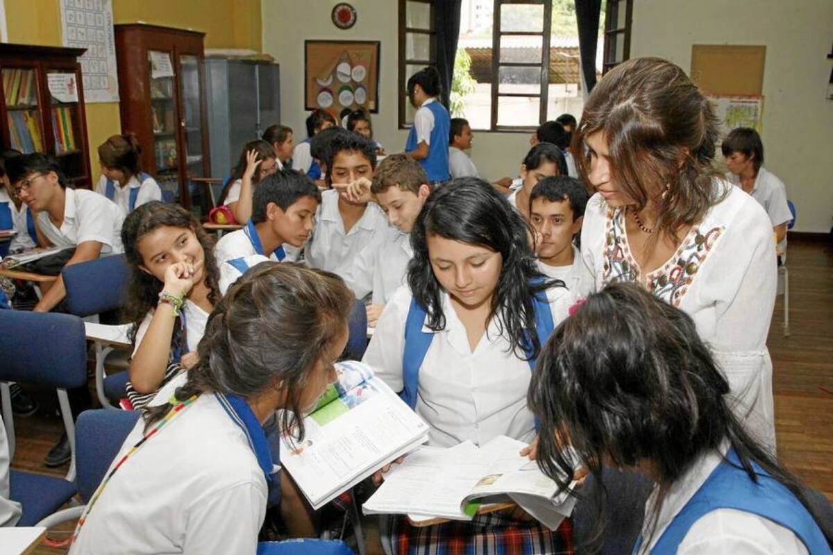 Carvajal Educación está en busca de los mejores maestros del país para galardonarlos por la labor que desempeñan día a día. Las instituciones son las encargadas de nominar a sus docentes más destacados. (Foto: / VANGUARDIA LIBERAL)