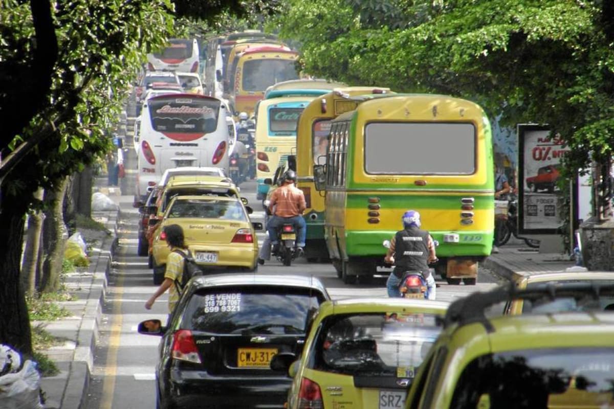 Las dos rutas circulan por la Transversal Oriental, sin embargo, Limoncito toma la carrera 33 mientras que Andes transita por la Avenida González Valencia hasta el centro de Bucaramanga. (Foto: Archivo / VANGUARDIA LIBERAL )
