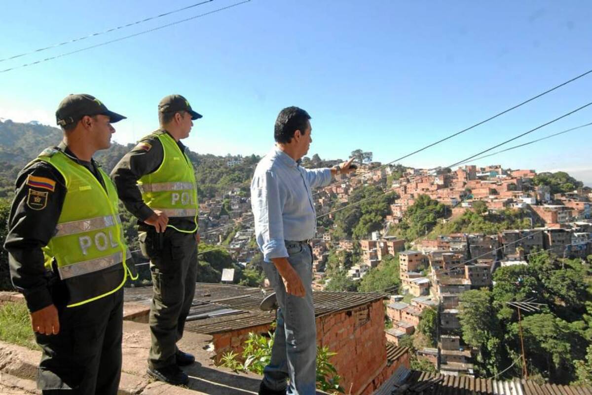 El alcalde de Bucaramanga, Luis Francisco Bohórquez Pedraza se comprometió a impulsar estrategias que le apunten a frenar la delincuencia. Él garantizará mayor presencia policial en las comunas más inseguras de la ciudad, entre ellas la zona de Morrorrico. (Foto: Archivo / VANGUARDIA LIBERAL)
