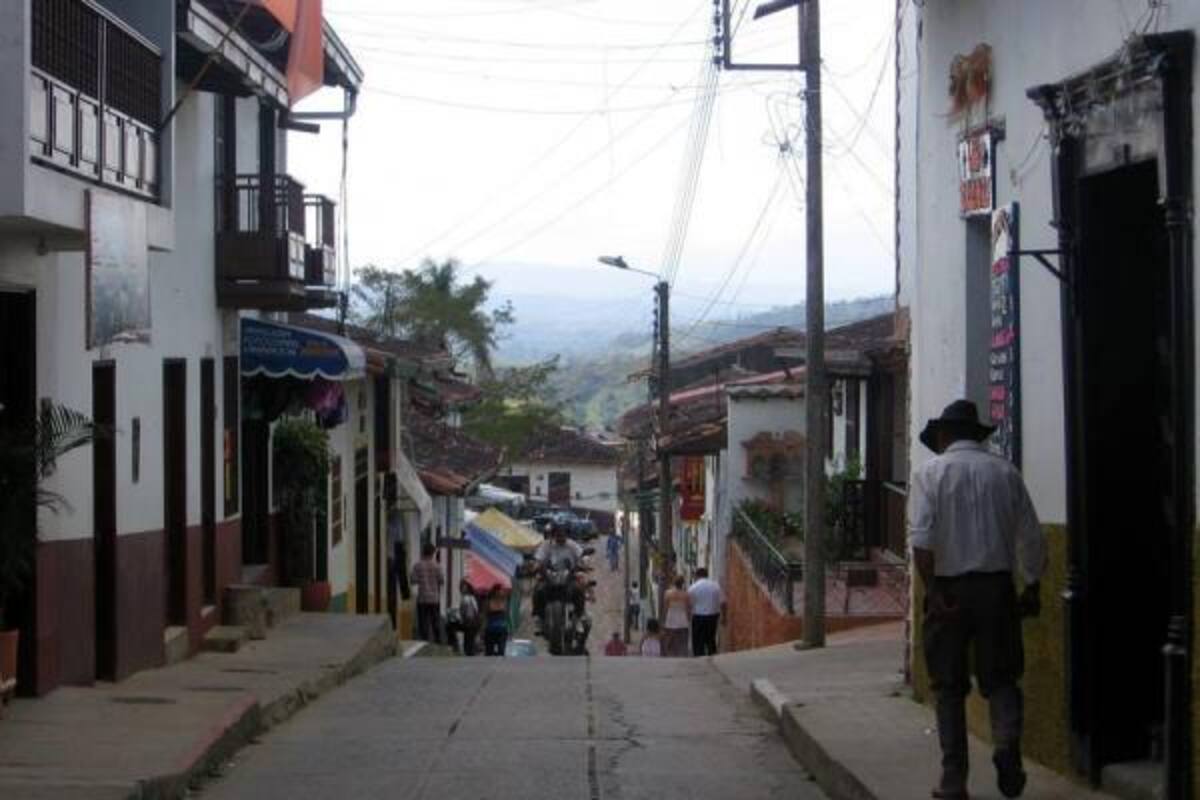 Los mencionados proyectos que se lograron firmar entre Oiba y el gobierno departamental se presentaron esta semana en el Concejo Municipal para su aprobación y para adicionarlos al presupuesto 2011, con el fin de que la semana entrante se puedan subir a licitación pública y que entre los meses de noviembre y diciembre queden terminadas las obras. (Foto: Nancy Gómez /VANGUARDIA LIBERAL)