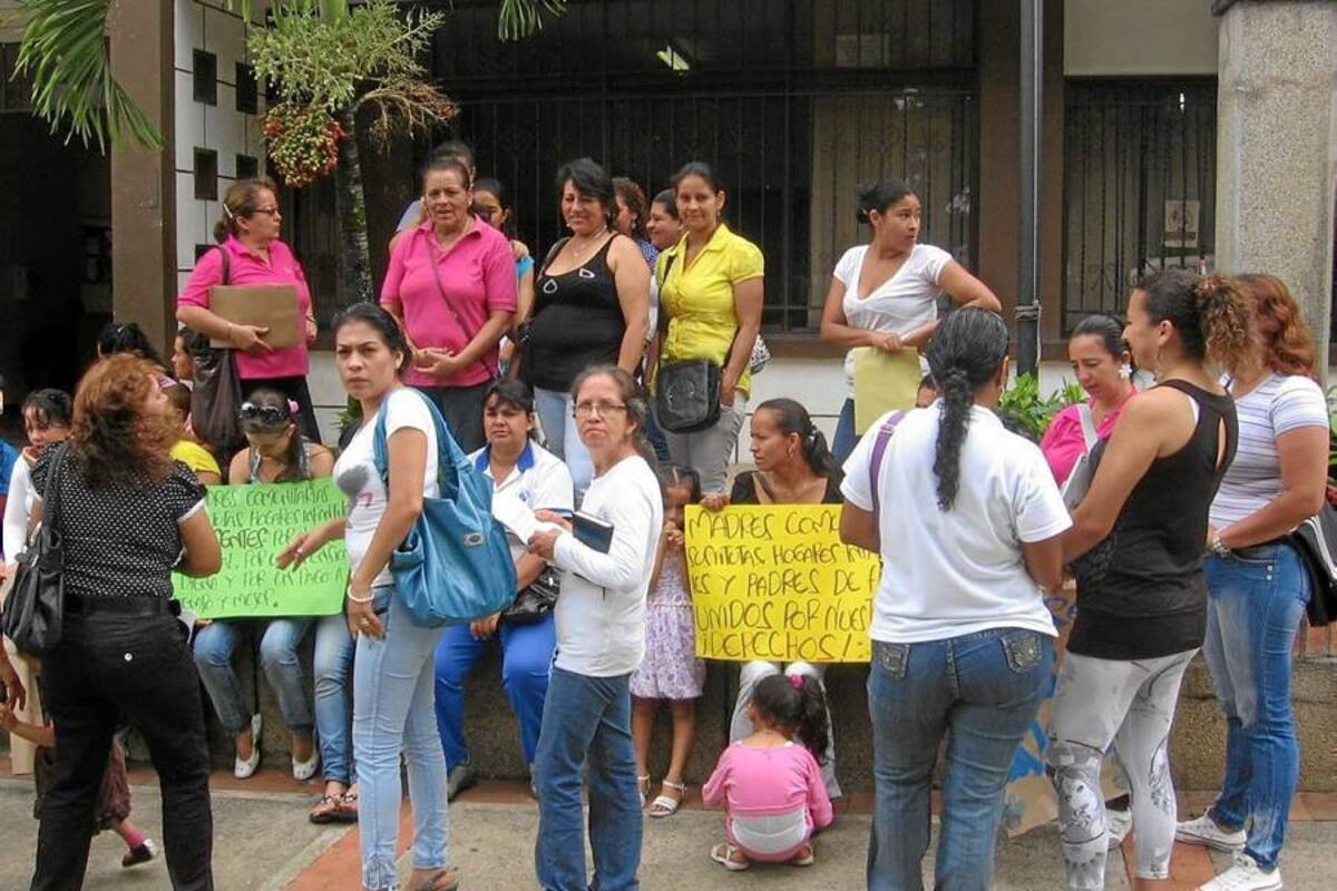 Cabe recordar que este año las madres comunitarias protagonizaron una marcha pacífica por el programa de ‘Cero a Siempre’ en el Socorro. (Foto: Archivo /VANGUARDIA LIBERAL)