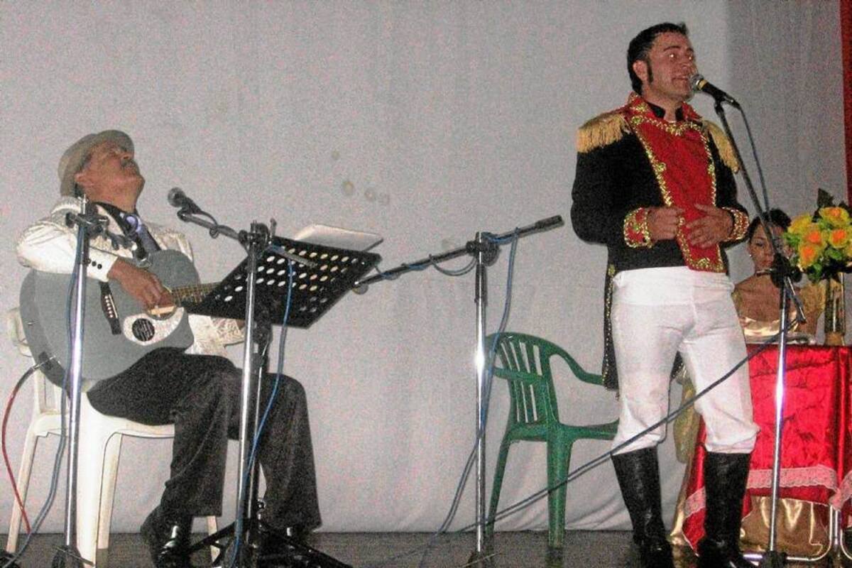 Actualmente el artista Antonio del Villar transmite con su talento, una voz viva de la historia de las naciones latinoamericanas, para incentivar la identidad de sus habitantes. (Foto: Nancy Gómez/VANGUARDIA LIBERAL )