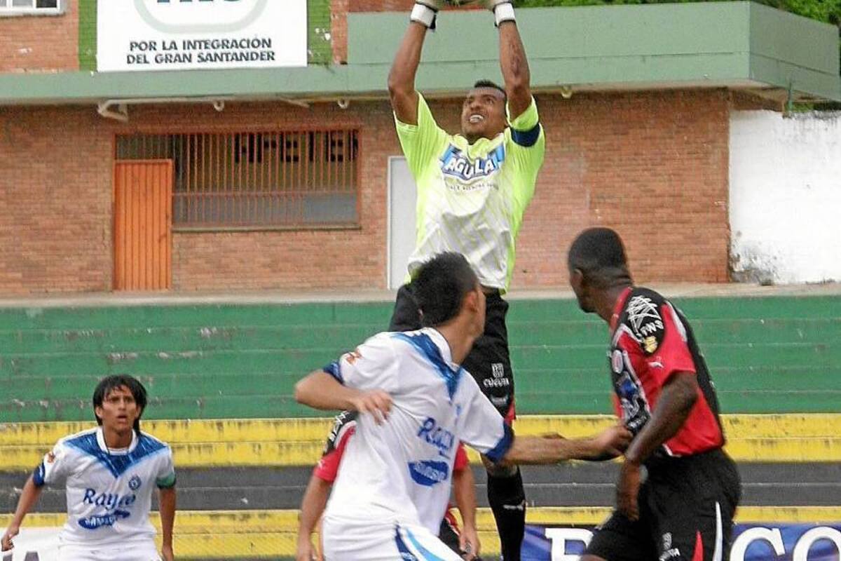Unas de cal y otras de arena para el fútbol local (Foto: Javier Gutiérrez / VANGUARDIA LIBERAL)