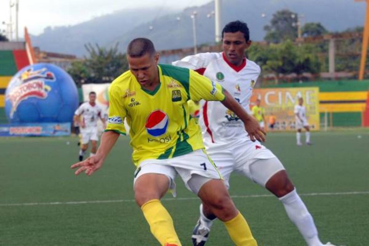 José 'Mono' Herrera sería uno de los pocos que afrontó la última temporada en continuar con el Atlético Bucaramanga, que ahora dirigirá el vallecaucano Fernando Velasco.(Foto: Archivo / VANGUARDIA LIBERAL)