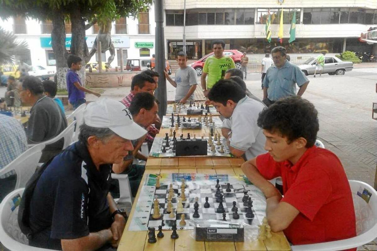 La actividad se realizó en el parque principal de Floridablanca. (Foto: Suministrada/VANGUARDIA LIBERAL)