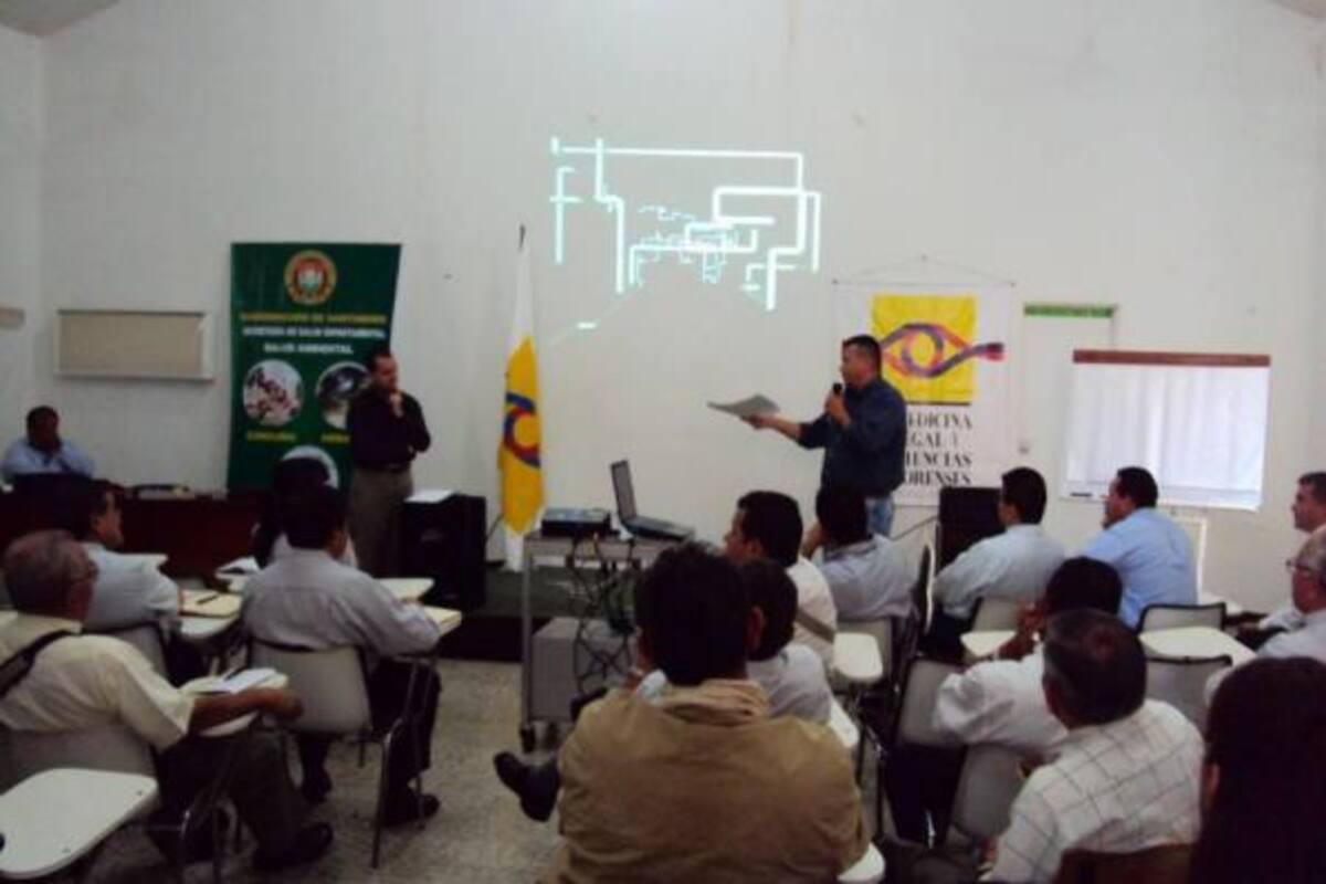 La asistencia de parte de alcaldes y encargados de morgues en la Provincia de Guanentá, fue destacada en su primer día.(Foto: Patricia Salazar/VANGUARDIA LIBERAL )