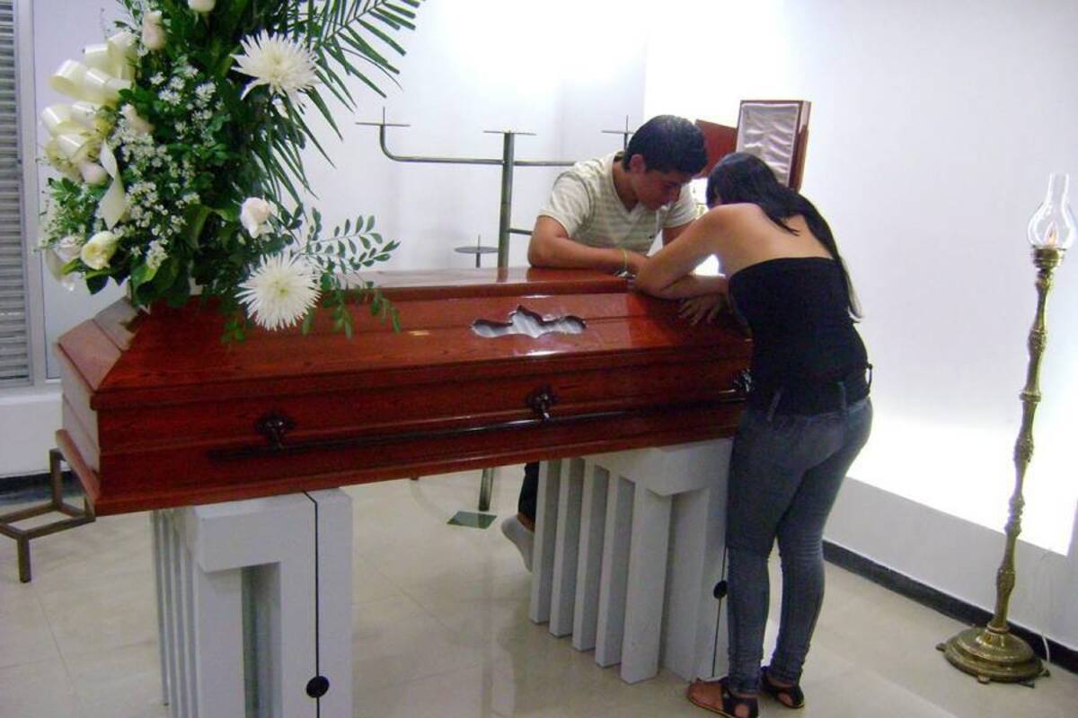 Los despojos mortales de la joven son velados en la funeraria Los Olivos y hoy a las 4:00 de la tarde se cumplirán sus exequias en el parque cementerio Jardines La Colina. (Foto: / VANGUARDIA LIBERAL)