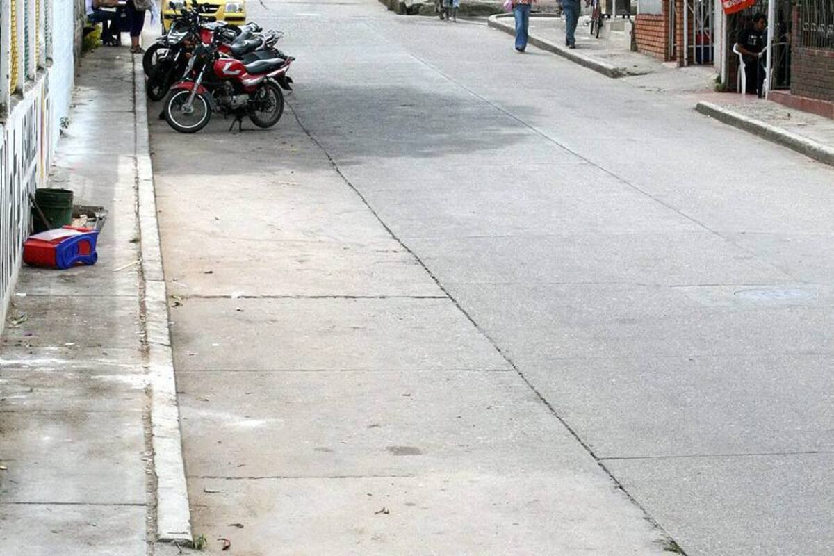 Las carrera 4 entre las calles 12 a 15 de Campo Verde se ha convertido en una vía de alto riesgo de accidentes por el exceso de velocidad de algunos conductores. (Foto: Mauricio Betancourt/VANGUARDIA LIBERAL )