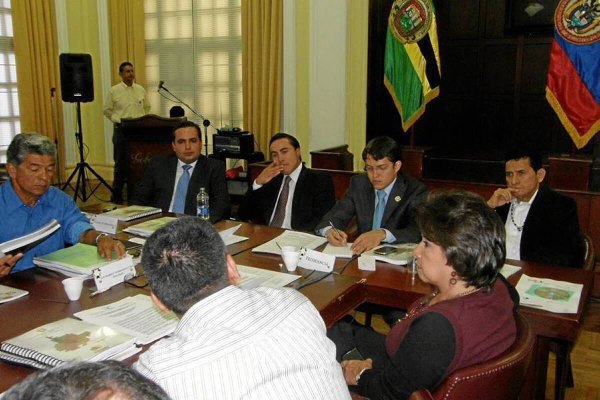 Asamblea instaló extras para debatir el plan de desarrollo (Foto: Javier Gutiérrez/VANGURDIA LIBERAL )