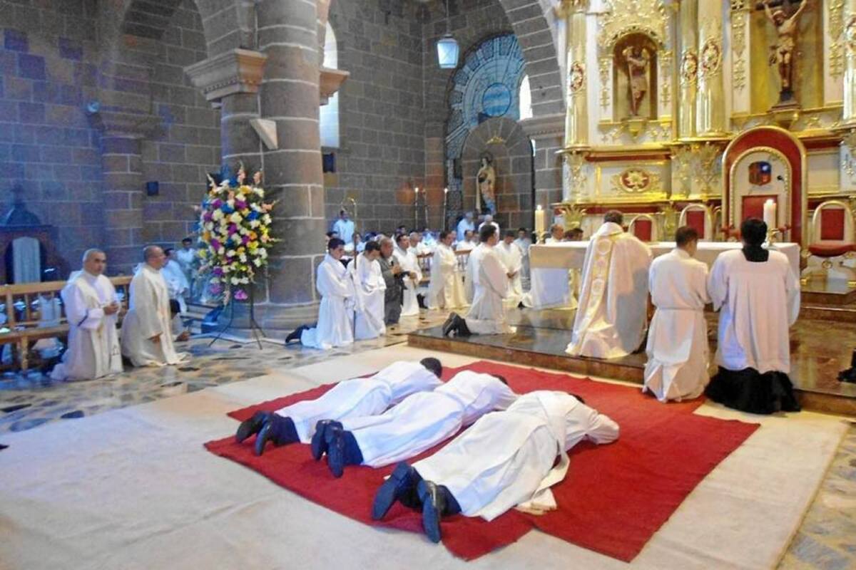 La eucaristía de ordenación se celebro el pasado sábado 9 de marzo, a las 10:00 de la mañana en la Catedral de la Santa Cruz de San Gil. (Foto: Nancy Acuña R VANGUARDIA LIBERAL)