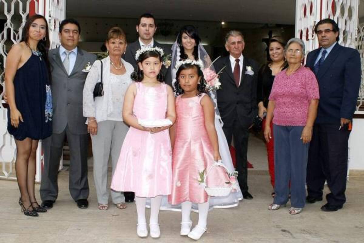 Olga Patricia Cruz, Fernando Adolfo Pinzón, Myriam Cecilia Niño, Edgar Martínez Niño, Laura Marcela Cruz Villamizar, Álvaro Cruz, Amparo Cruz, Carmen Villamizar, Julio Cesar Cruz, Luisa Fernanda Pinzón y Manuela Alejandra Pinzón.(Foto: Mauricio Betancourt/ VANGUARDIA LIBERAL)