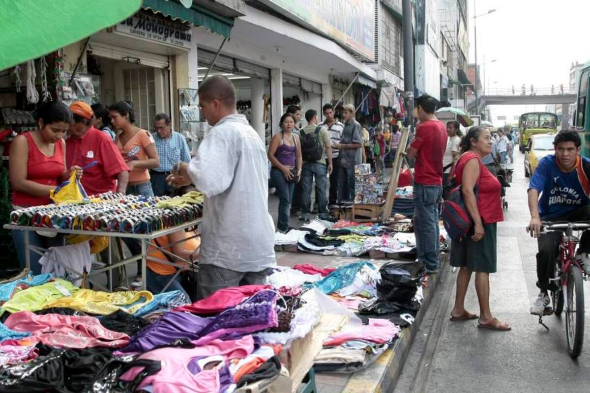 La gran ocupación de las urbes es informal. (Foto: Archivo/VANGUARDIA LIBERAL)