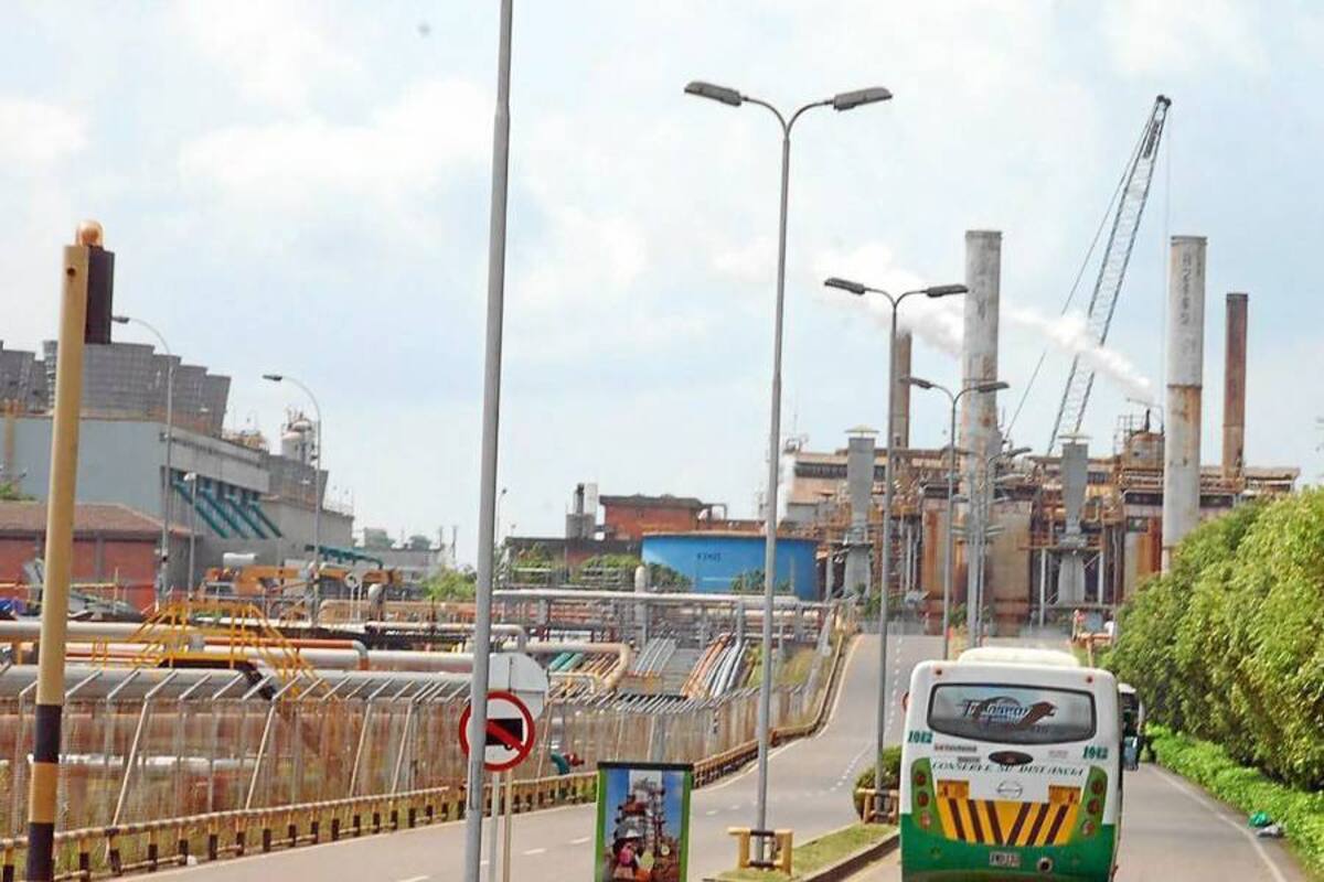 Pese a que Ecopetrol estima el inicio del proyecto de modernización de la refinería para junio o julio de 2013, su presidente, Javier Gutiérrez Pemberthy advirtió que la estatal petrolera está a la espera del pronunciamiento sobre la modificación al plan de manejo ambiental. (Foto: Edgar Pernett/VANGUARDIA LIBERAL)