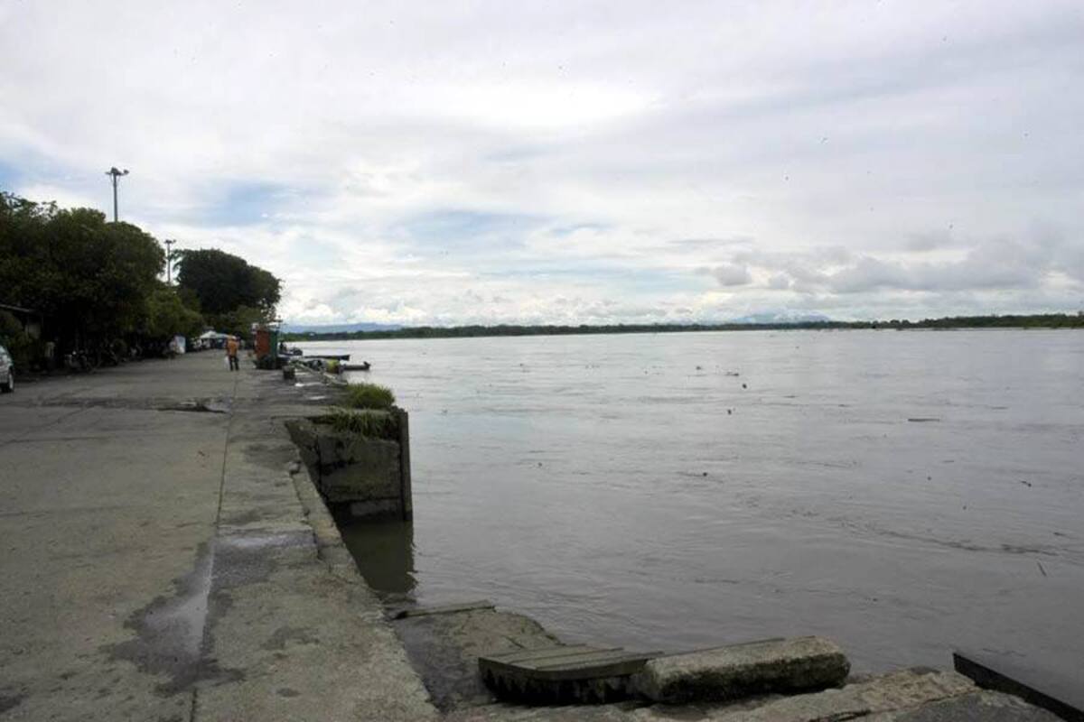 El río Magdalena se acerca más a su nivel de desbordamiento (Foto: Edgar Pernett/VANGUARDIA LIBERAL)