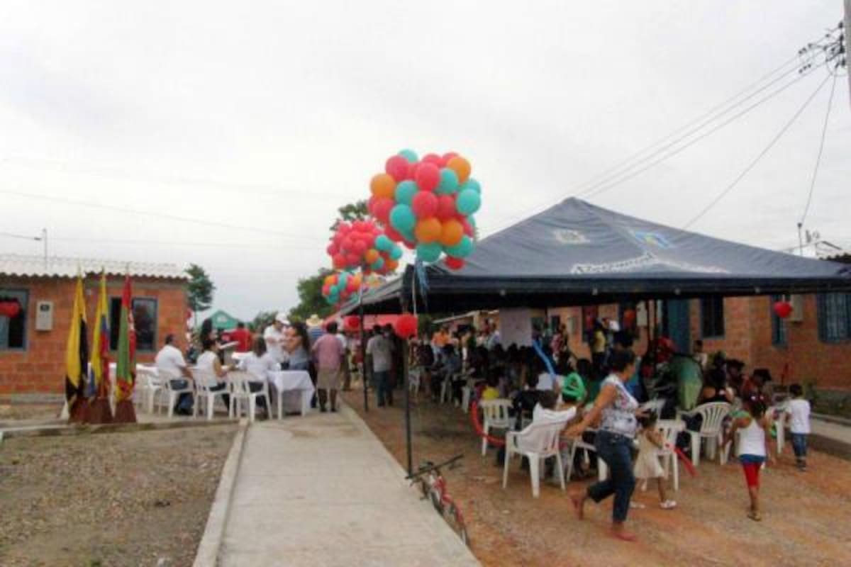 Luego de esperar durante más de seis años, las más de 600 familias beneficiarias de lo que por varios años se les denominó 'proyectos inconclusos' al fin habitan sus viviendas. (Foto: Edgar Pernett/VANGUARDIA LIBERAL)