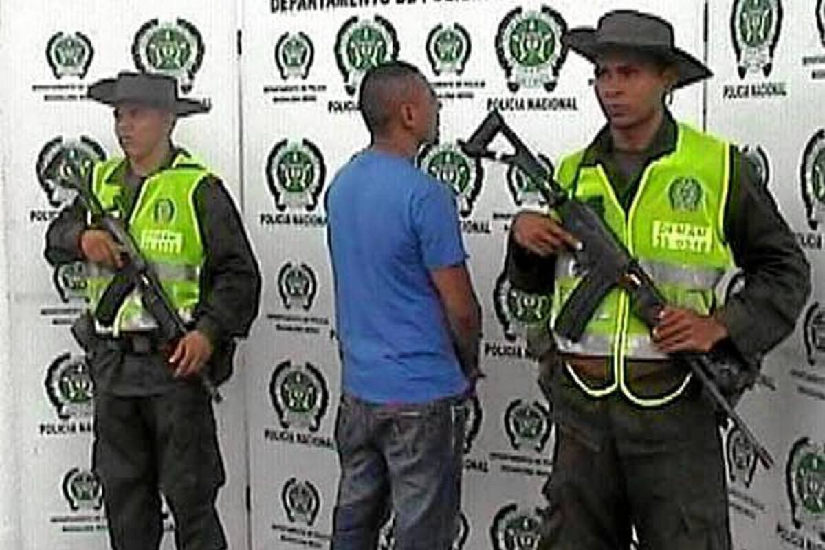 Por porte ilegal de arma fue capturado alias “Diego”, quien al parecer estaría vinculado con la Banda Criminal de “Urabá”. (Foto: Suministrada/VANGUARDIA LIBERAL)