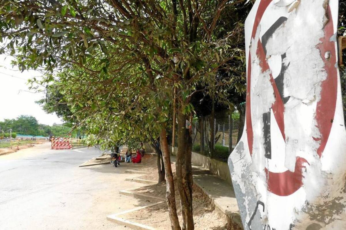Esta señal está completamente deteriorada. (Foto: Nelson Díaz / VANGUARDIA LIBERAL)