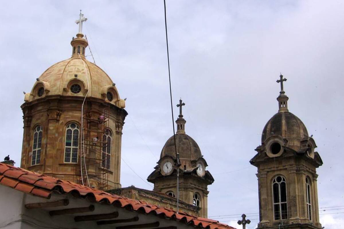 La obra está a cargo de un comité conformado exclusivamente para su ejecución, donde se socializan las inquietudes de la comunidad, que se reúne todos los sábados en la mañana en el municipio. (Foto: Nancy Gómez/VANGUARDIA LIBERAL)