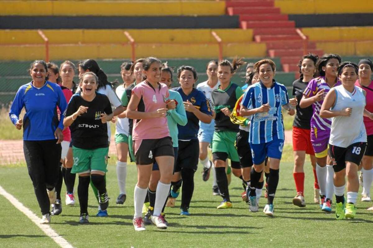 El fútbol femenino de Santander recibió un envión anímico para seguir adelante, siendo que dos de sus hijas, Johana Edith Agudelo y Yulieth Pérez Orduz, fueron convocadas para hacer parte de la selección Colombia sub 17. (Foto: Archivo / VANGUARDIA LIBERAL)