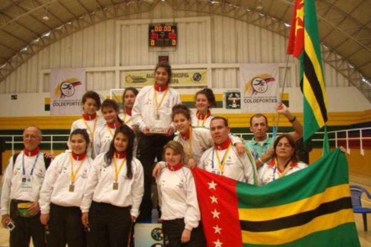 El equipo femenino de baloncesto del Colegio El Virrey Solís se coronó campeón de los XXXI Juegos Nacionales Intercolegiados en una reñida final ante el representativo del Valle del Cauca (Foto: Suministrada / VANGUARDIA LIBERAL)