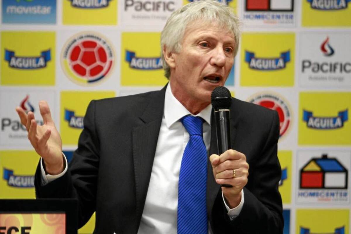 El profesor José Néstor Pékerman dio a conocer ayer en conferencia de prensa en el estadio El Campín de Bogotá la lista de 24 convocados a la selección Colombia que iniciará el domingo 12 de agosto en España y durante cuatro días, trabajos de preparación para los juegos del 7 y 11 de septiembre ante Uruguay y Chile por las Eliminatorias Suramericanas a la Copa Mundial de la Fifa Brasil 2014. (Foto: Colprensa / VANGUARDIA LIBERAL)