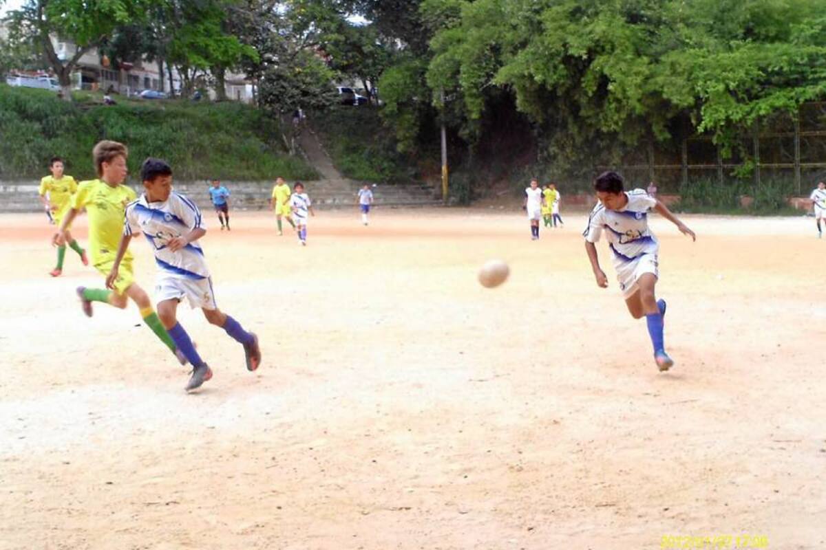 Se bajó el telón del VII Torneo de Fútbol Infantil – Copa Junta de Acción Comunal de Lagos III, en el que los equipos de Afis y Atlético Bucaramanga se quedaron con los títulos de las categorías sub 13 y sub 14, respectivamente. (Foto: Suministrada / VANGUARDIA LIBERAL)