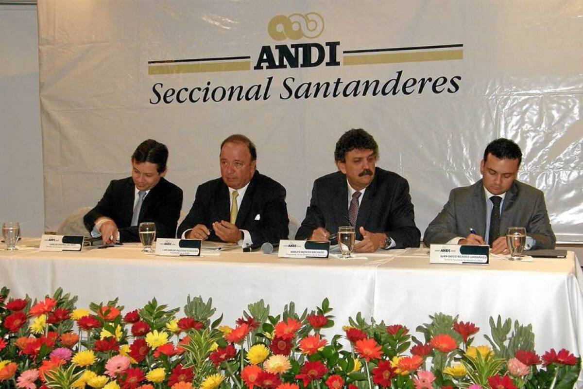 Más de 50 empresarios de la región participaron de la asamblea anual de afiliados de la Andi seccional santanderes. (Foto: Javier Gutiérrez/VANGUARDIA LIBERAL )