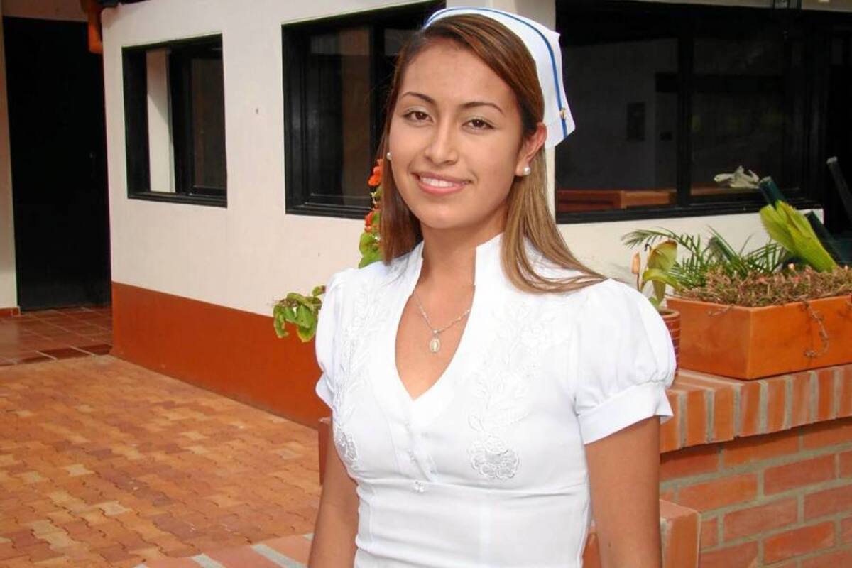 Ana Mercedes Sánchez Aparicio, recién egresada del programa de Enfermería de Unisangil se encuentra en Paraguay, en la VI Feria de Ciencia y Tecnología, exponiendo un proyecto de investigación sobre caracterización del cuidador de pacientes con cáncer. (Foto: Suministrada/VANGUARDIA LIBERAL)
