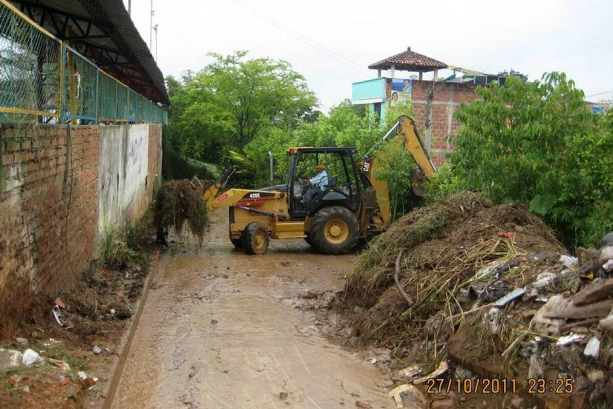 La maquinaria que se utilizó en la recolección del material inservible fue proporcionada por la Alcaldía Local. (Foto: Suministrada/VANGUARDIA LIBERAL)