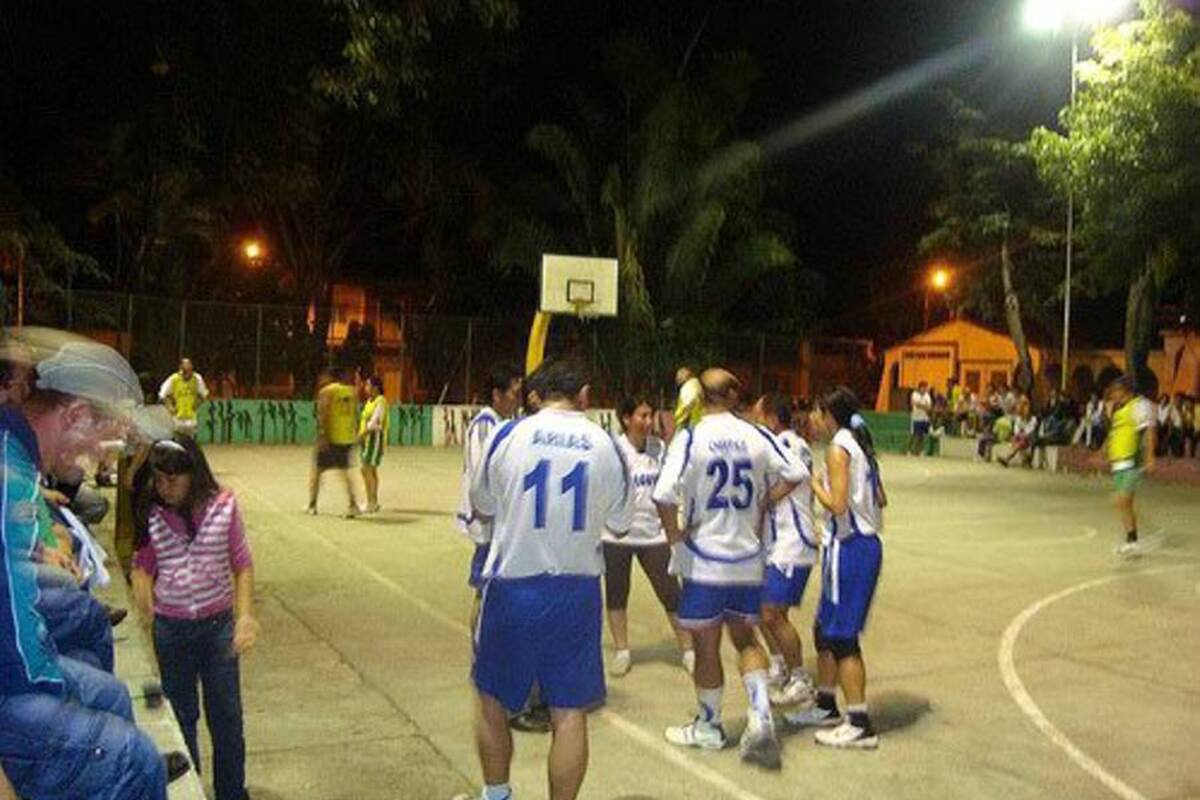 Avanzan en semifinales el VI Torneo interdocentes 2011 en la modalidades de futbol, baloncesto y voleibol (Foto: Archivo/ VANGUARDIA LIBERAL)
