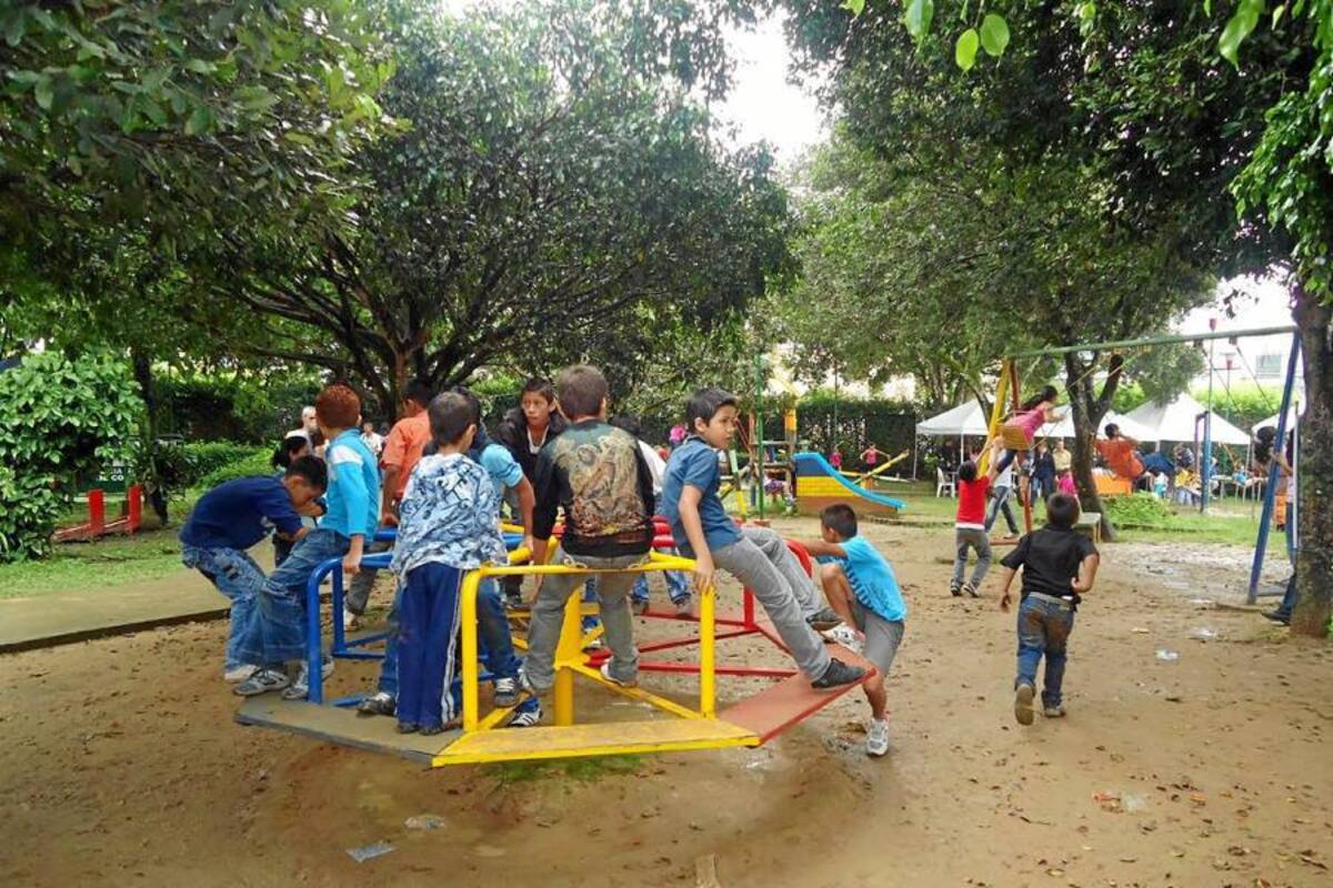 La comunidad del barrio Paseo del Puente celebró sus cuatro años de fundación y creación con actividades deportivas, jornada de vacunación de mascotas y actos conmemorativos. (Foto: / VANGUARDIA LIBERAL)