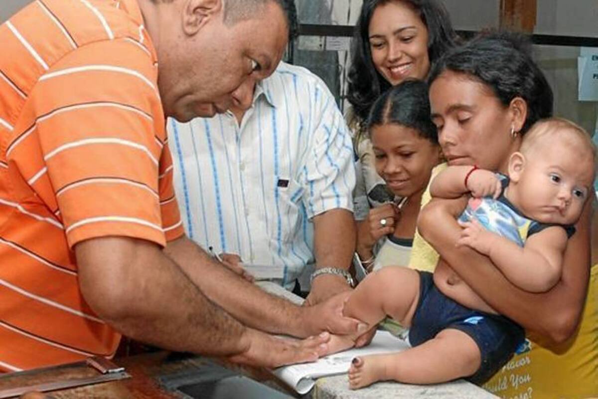 La Registraduría Nacional del Estado Civil realizará hoy una jornada gratuita para tramitar el registro civil de los niños y niñas de Piedecuesta de manera gratuita (Foto: Archivo/VANGUARDIA LIBERAL )