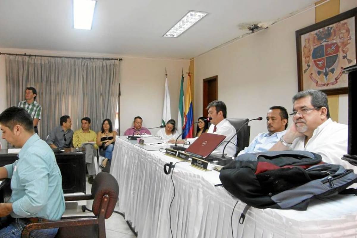 Un reflexivo debate se llevó a cabo ayer en el Concejo, sobre el Sistema Integrado de Transporte Masivo. Al debate asistió el gerente de Metrolínea, Jaime Rodríguez Ballesteros. (Foto: Édgar Omar Bustos A/ VANGUARDIA LIBERAL )