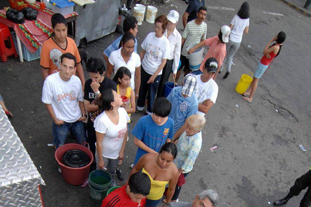 La comunidad piedecuestana afrontó un corte en el servicio de agua potable con la sedimentación del río de Oro que afecto parte de los filtros y tanques de almacenamiento de la Planta de Tratamiento del Acueducto Municipal. (Foto: Archivo/ VANGUARDIA LIBERAL )