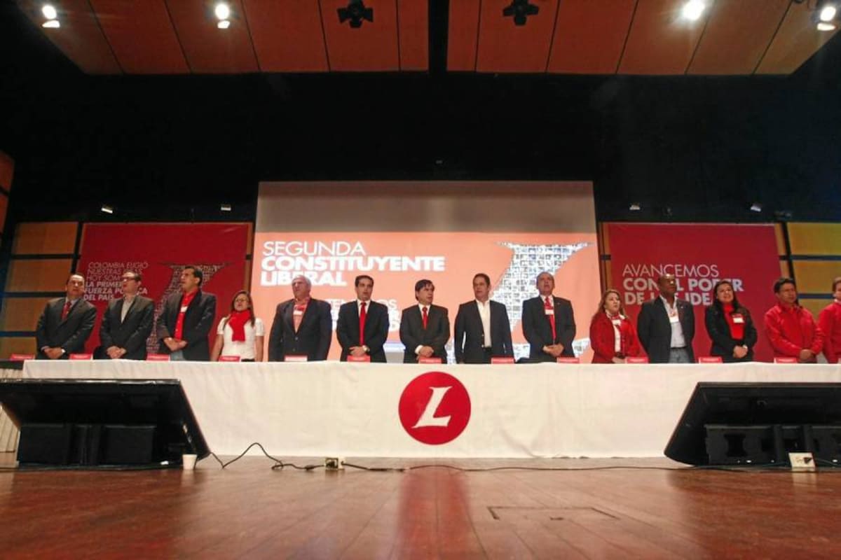 Liberales discutían anoche quién dirigiría sus destinos