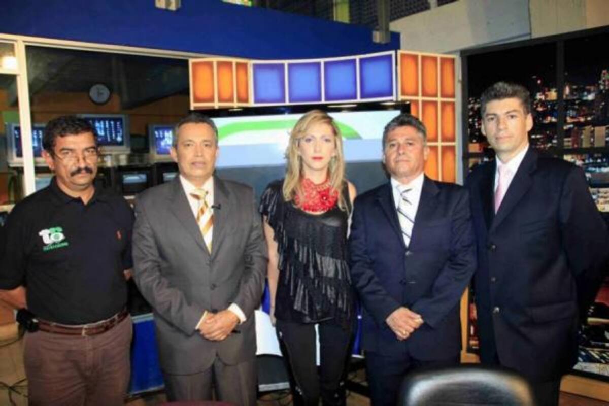 Graciliano Jiménez, Carlos Julio Castellanos, Érika Salazar, César Heredia y Óscar Fonseca.