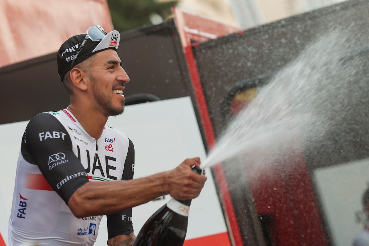 ZARAGOZA, 07/09/2023.- El colombiano Juan Sebastian Molano del UAE Team Emirates se impone venccedor de la 12ª etapa de la Vuelta Ciclista a España 2023, que se disputa este jueves entre Ólvega y Zaragoza, de 151 km de recorrido. EFE/ Manuel Bruque