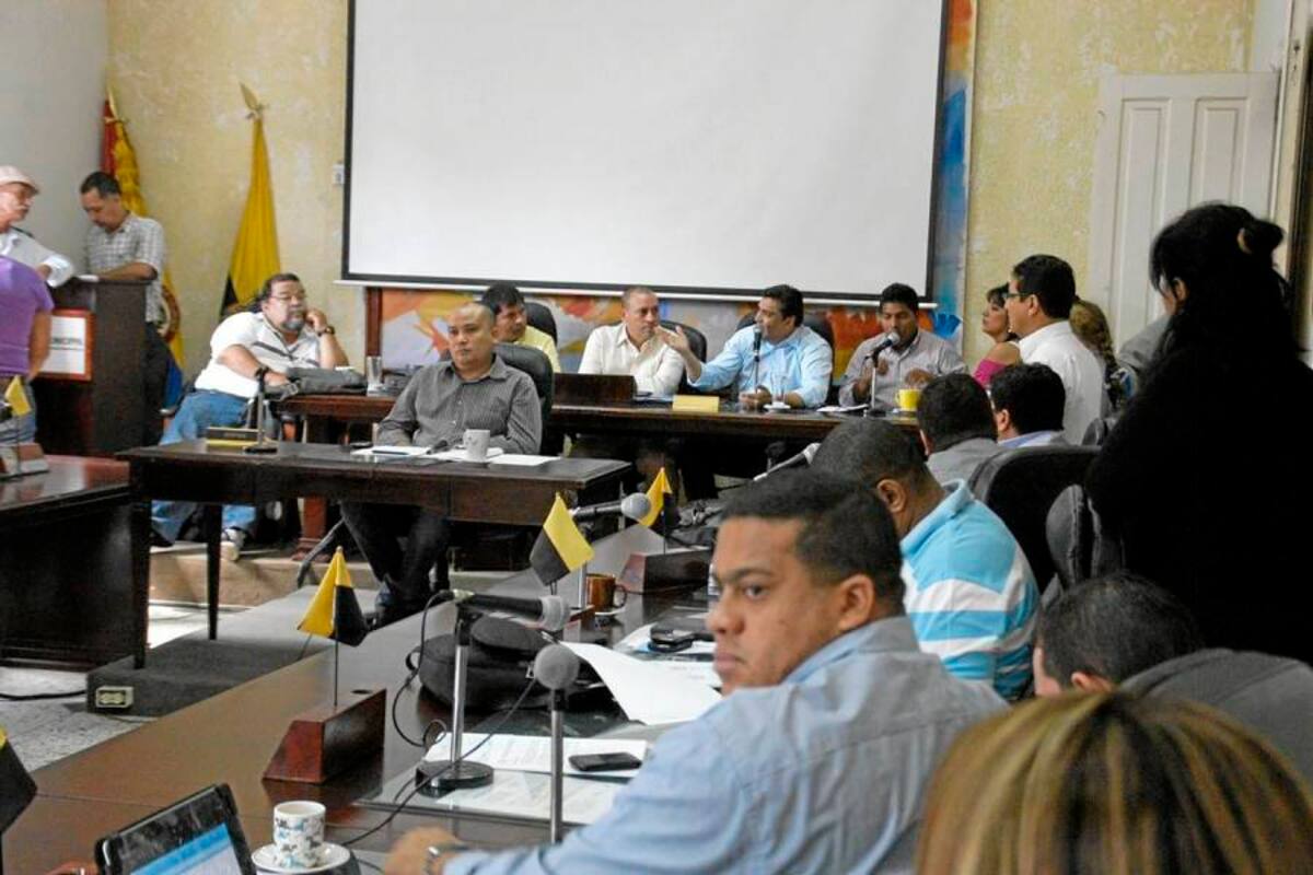 Luego de varias horas de debate, los 17 concejales le dieron el visto bueno a una adición presupuestal por $119 mil millones. Parte de este recurso se irá para los estudios y diseños de los megaproyectos que propone el gobierno de Elkin Bueno. (Foto: Archivo/VANGUARDIA LIBERAL )
