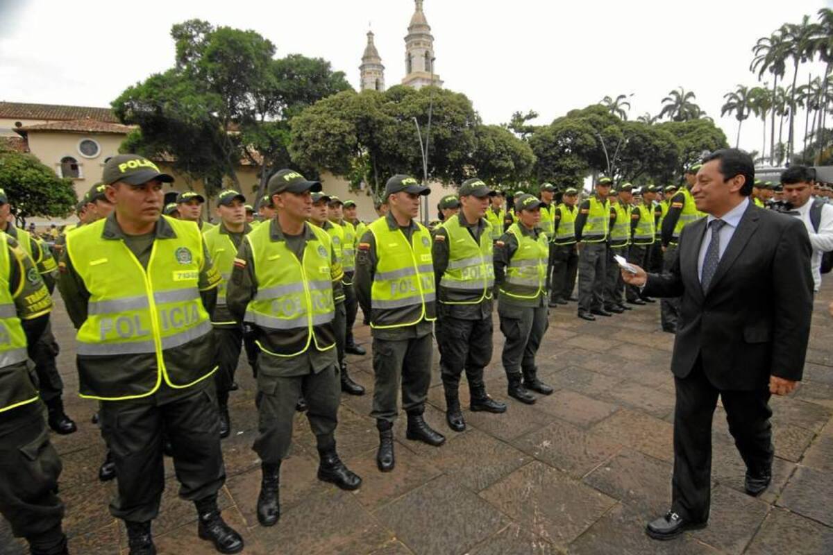 El personal que se incorporó al escuadrón de alféreces es especialista en temas de movilidad y de control de tránsito. (Foto: Jaime del Río / VANGUARDIA LIBERAL)