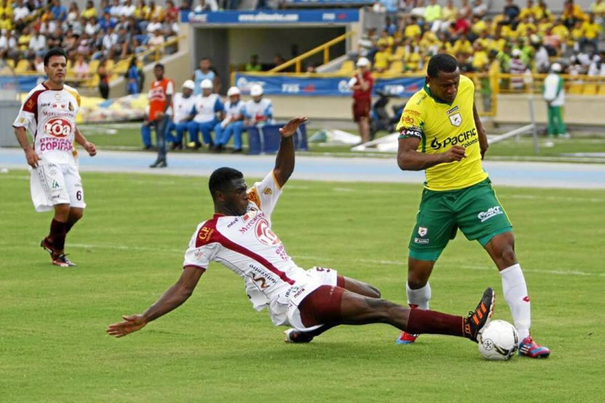 Deportes Tolima superó 3 – 1 a Real Cartagena y se mantuvo junto con Atlético Huila en el liderato de la Liga Postobón, cuando van cumplidas siete jornadas. (Foto: Colprensa / VANGUARDIA LIBERAL)