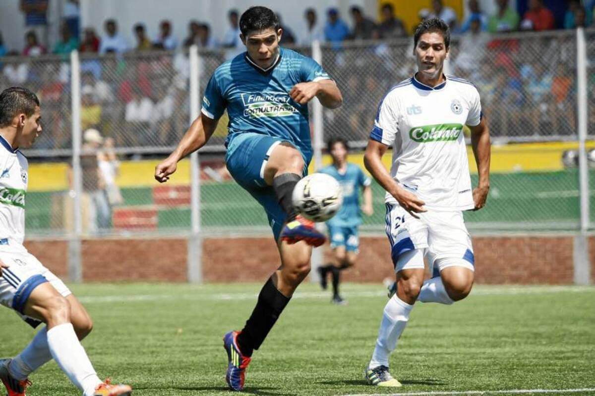 Financiera Comultrasan, que después de un irregular comienzo de campeonato ajustó dos victorias consecutivas para avanzar a las semifinales, buscará regresar a la final del Torneo de la Cancha Marte en la categoría libre después de dos años. (Foto: César Flórez / VANGUARDIA LIBERAL)