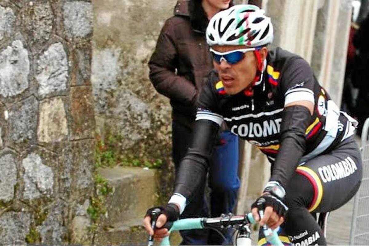El pedalista santandereano Víctor Hugo Peña Grisales se mostró ayer en el Giro de Reggio Calabria y se metió en la pelea de los sprints especiales, luego de participar en una fuga. (Foto: Tomada de www.ciclismodecolombia.com / VANGUARDIA LIBERAL)