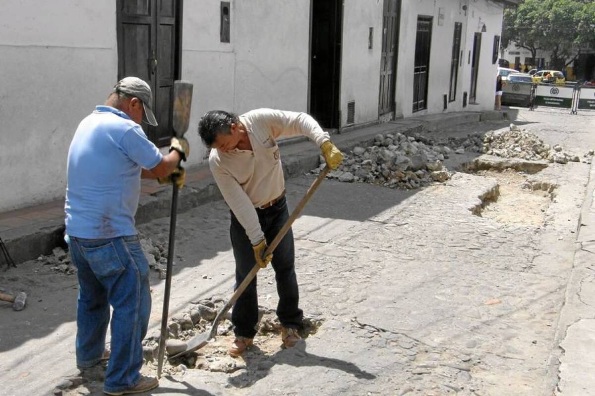 Municipio restaura vías en el Centro Histórico (Foto: Liliana Carvajal/VANGUARDIA LIBERAL )