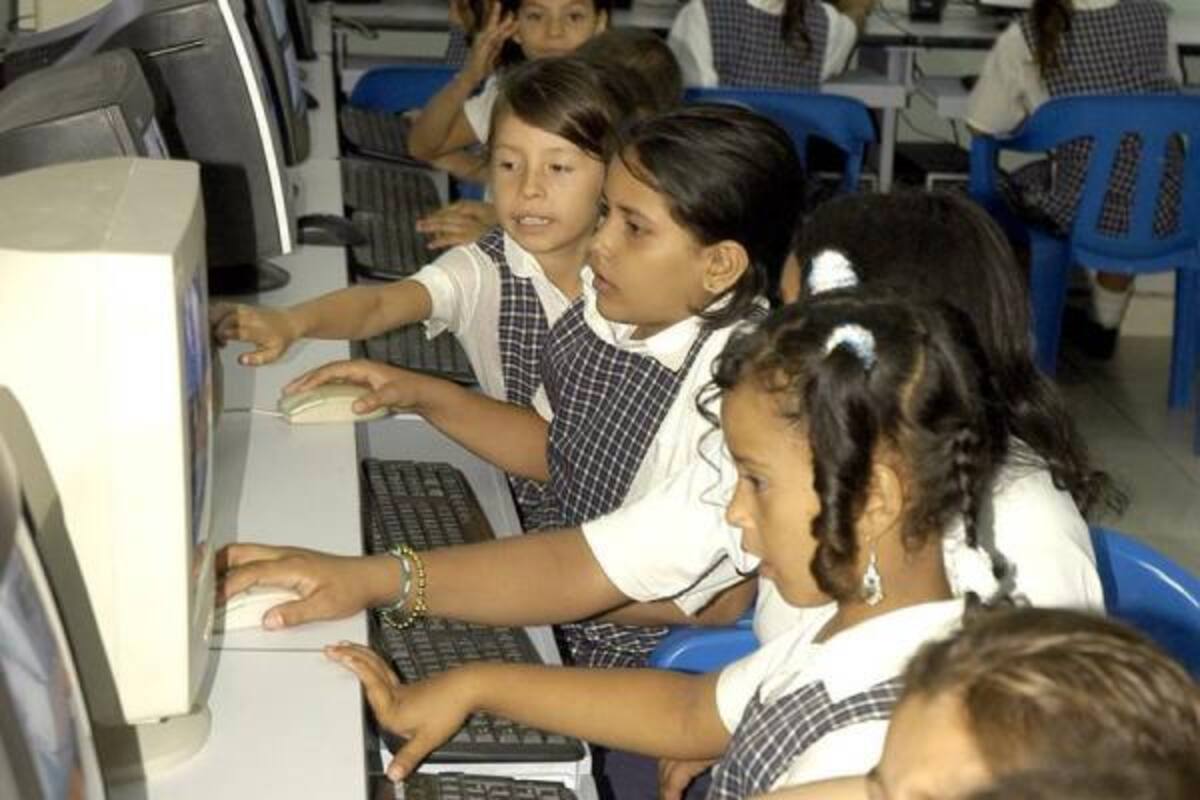 En mes, algunos colegios de Girón contarán con el servicio de internet.(Foto: Archivo/VANGUARDIA LIBERAL )